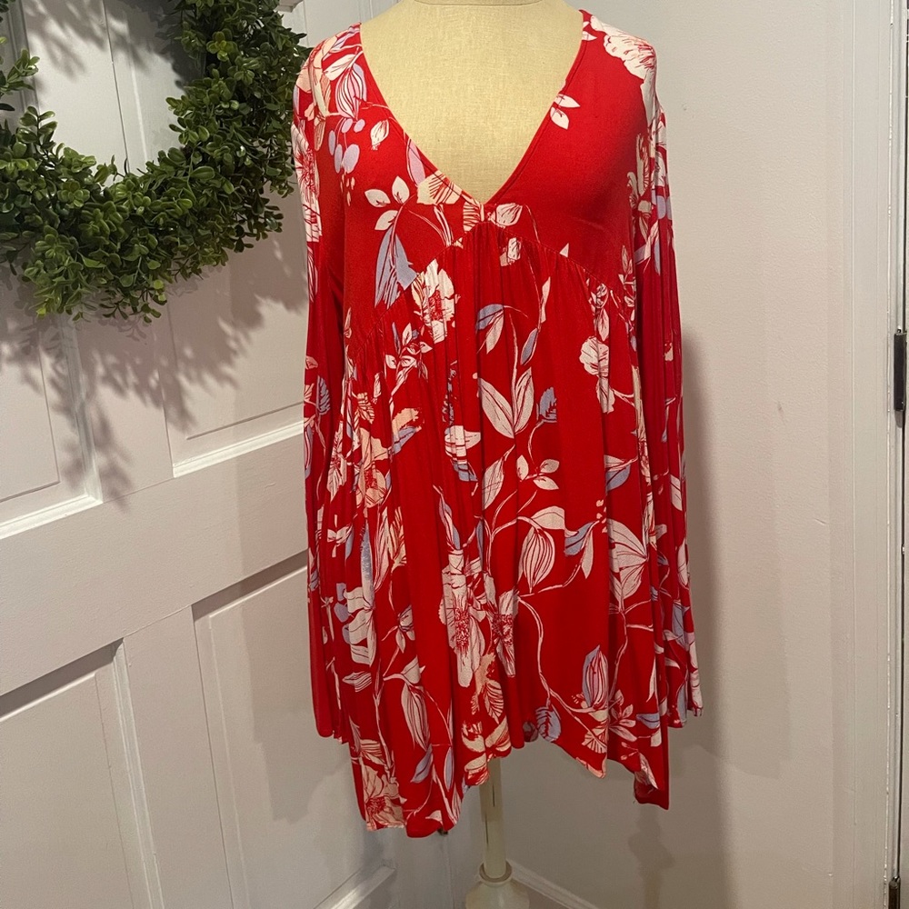 Free people tunic dress size medium in red Women’s dress/top